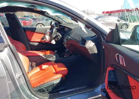 2022 BMW M235 Gran Coupe I xDrive z USA, uszkodzony, nr VIN WBA13AL05N7L04658